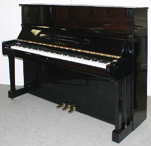 Klavier-Yamaha-U1-schwarz-4355523-1-a